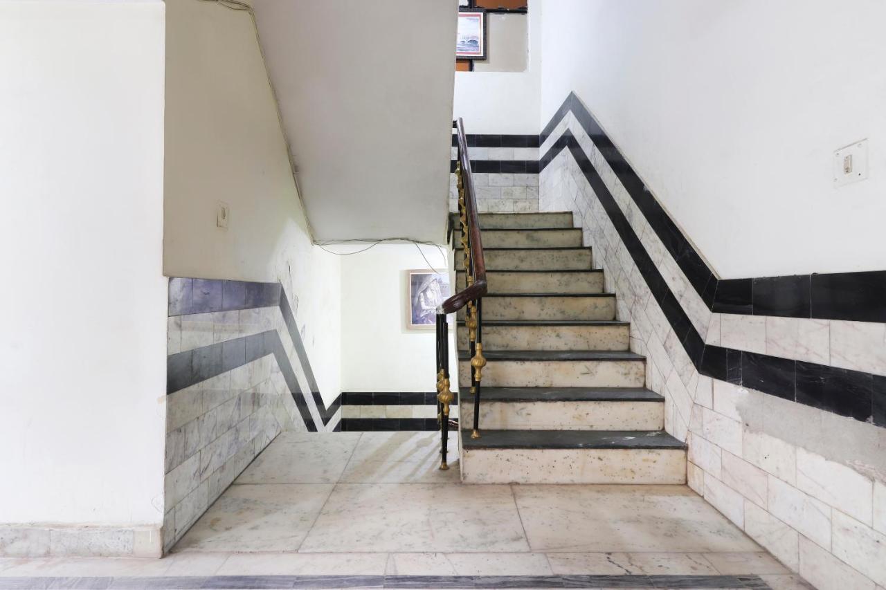 OYO 40431 Hotel Amar Prem Lucknow Buitenkant foto