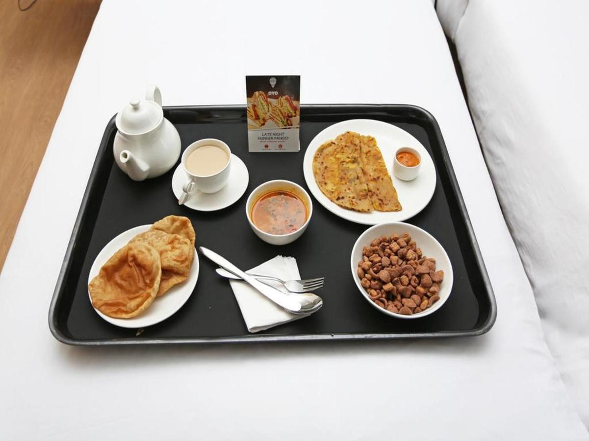 OYO 40431 Hotel Amar Prem Lucknow Buitenkant foto