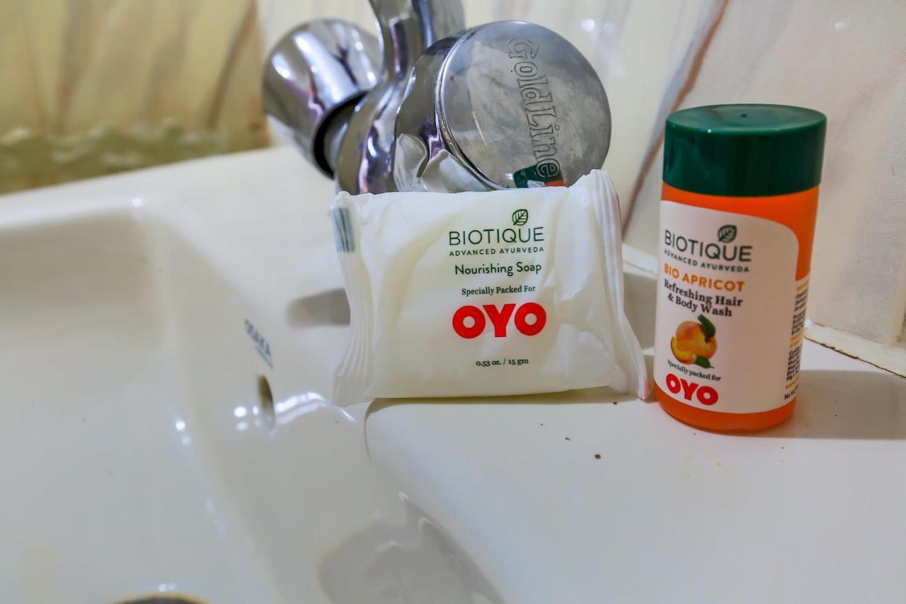OYO 40431 Hotel Amar Prem Lucknow Buitenkant foto